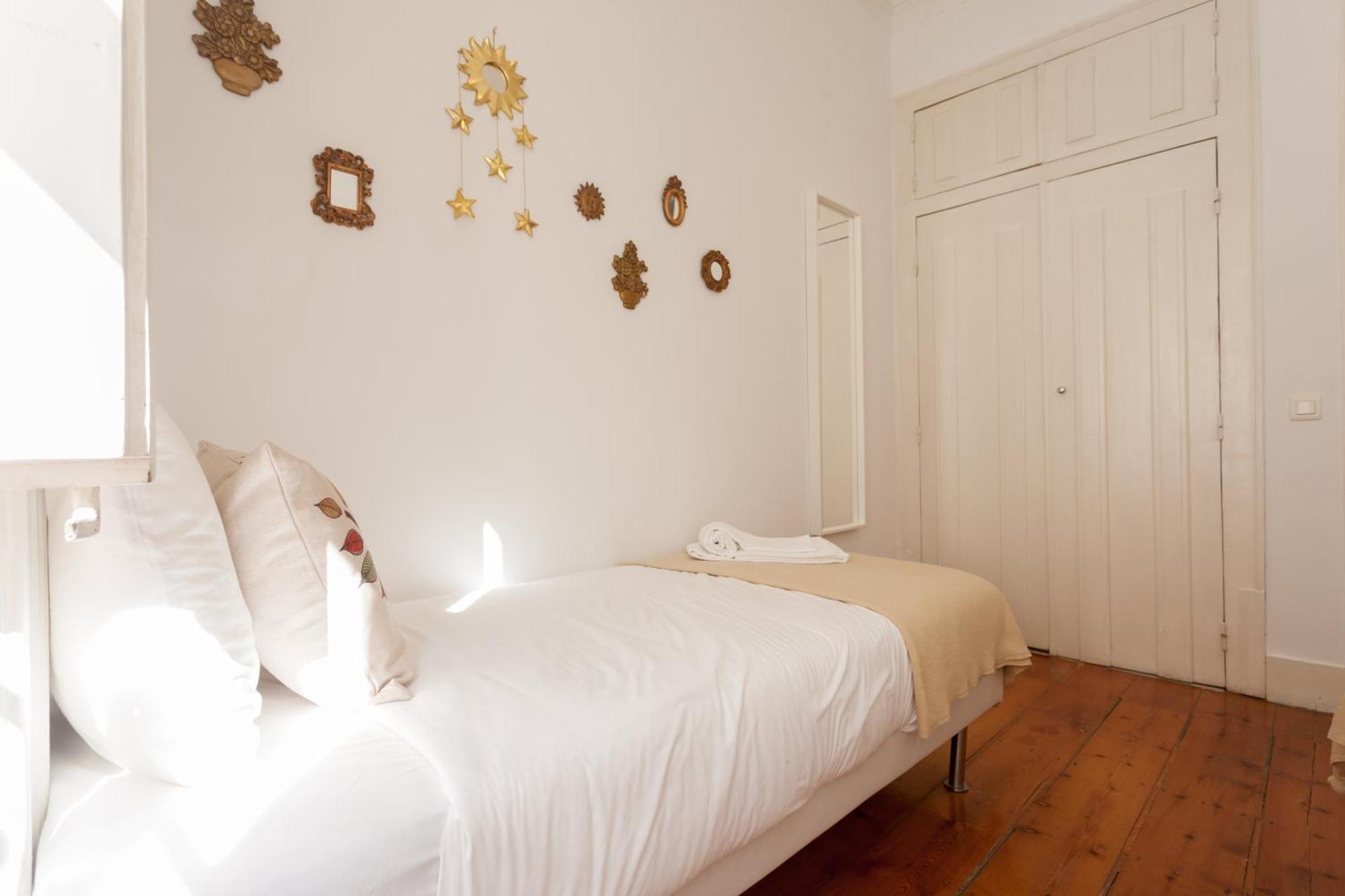 Tejo Vintage Three-Bedroom Apartment - By Lu Holidays Lisboa Ngoại thất bức ảnh