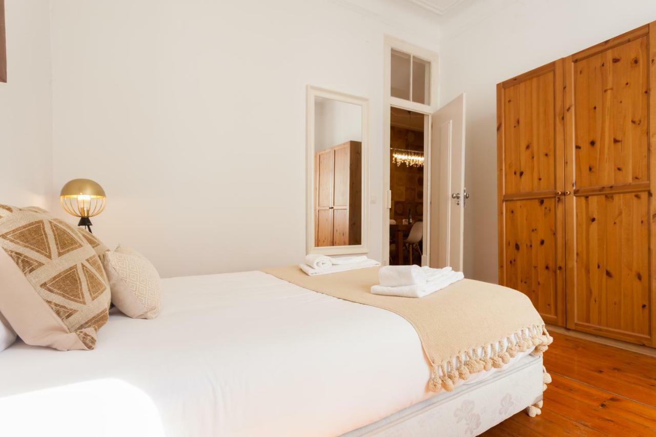 Tejo Vintage Three-Bedroom Apartment - By Lu Holidays Lisboa Ngoại thất bức ảnh